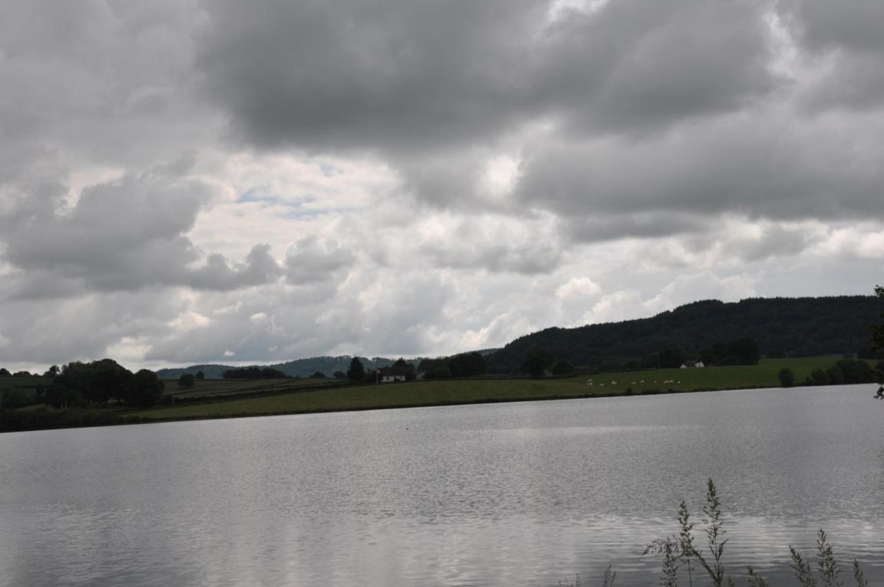 Canal Du Nivernais Gites Le Champ Radis Marigny-sur-Yonne Exterior foto