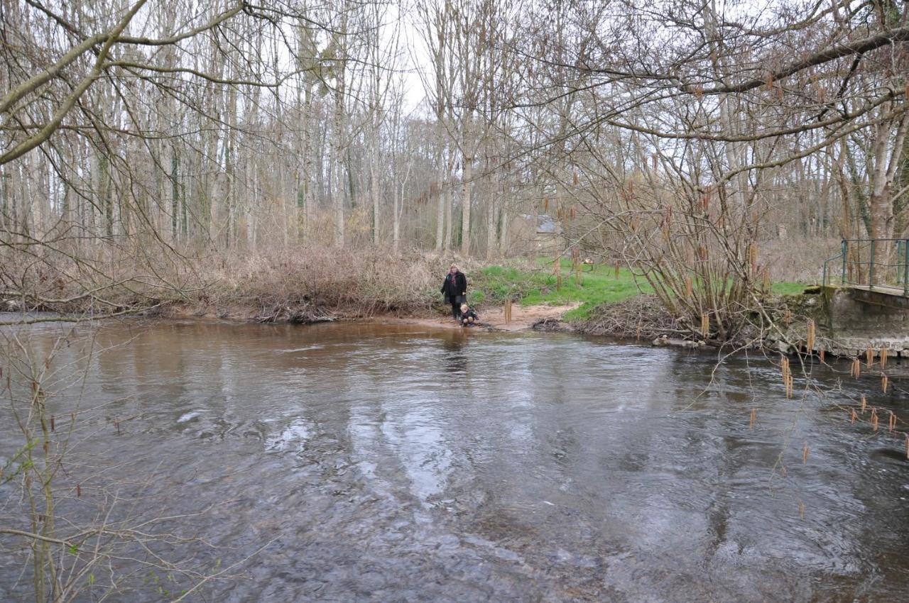 Canal Du Nivernais Gites Le Champ Radis Marigny-sur-Yonne Exterior foto